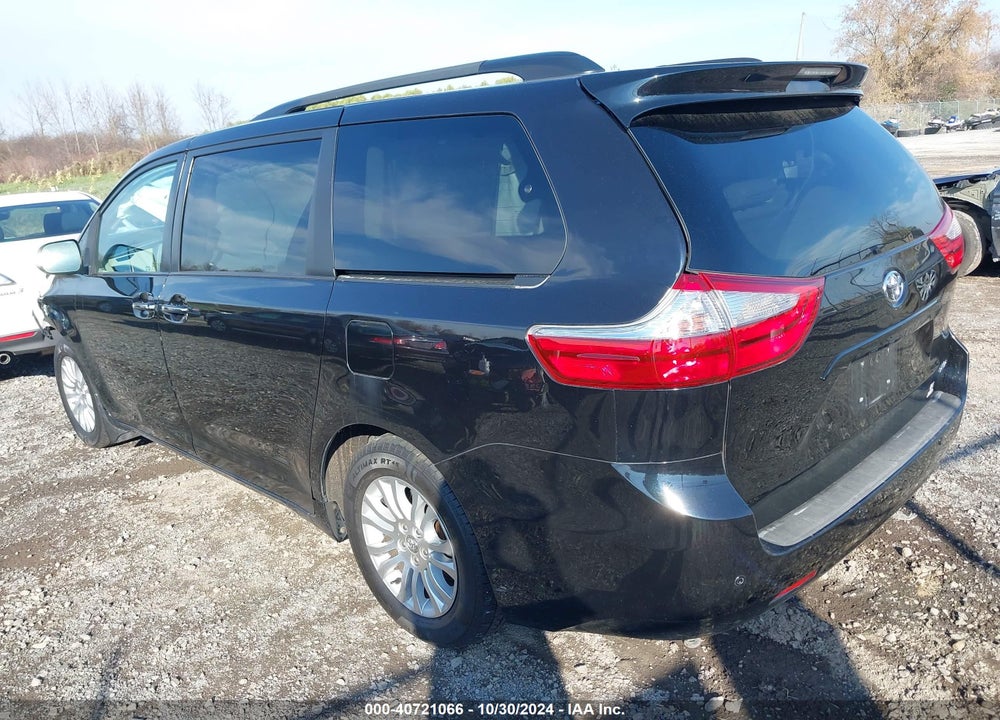 2017 TOYOTA SIENNA XLE LIMITED VIN: 5TDYZ3DC9HS888366