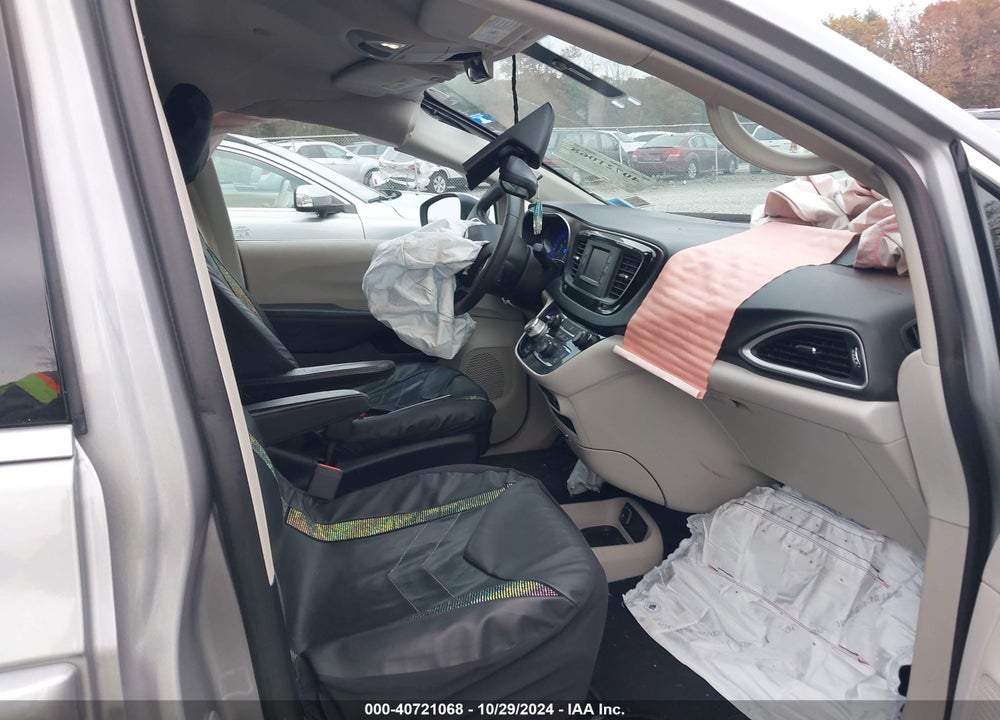 2017 CHRYSLER PACIFICA LX VIN: 2C4RC1CG6HR608913