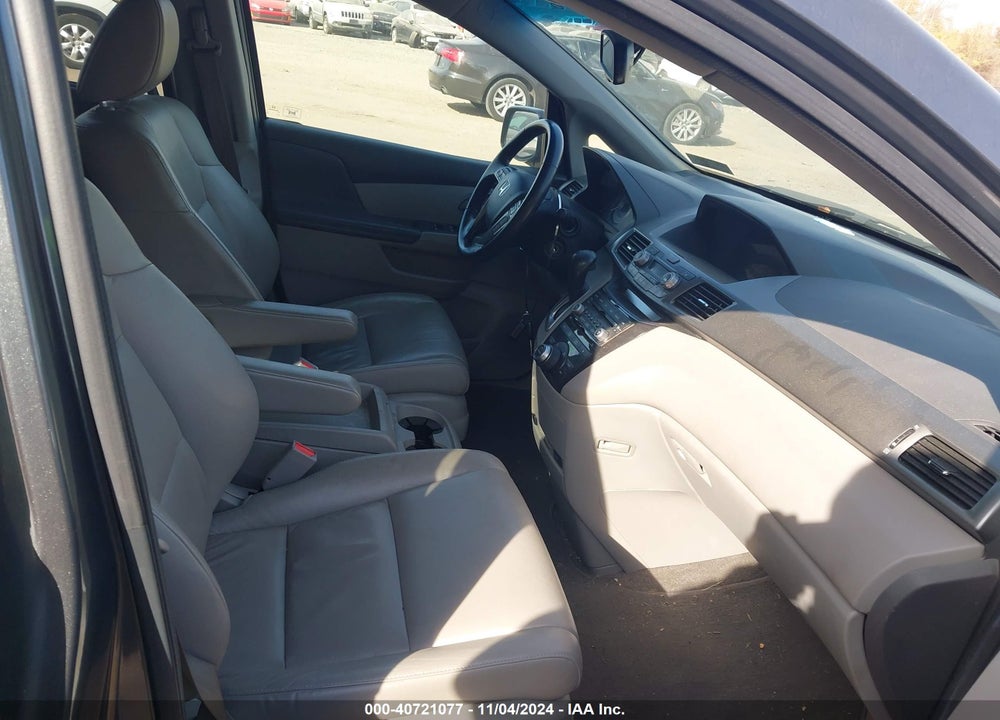 2011 HONDA ODYSSEY VIN: 5FNRL5H91BB002956