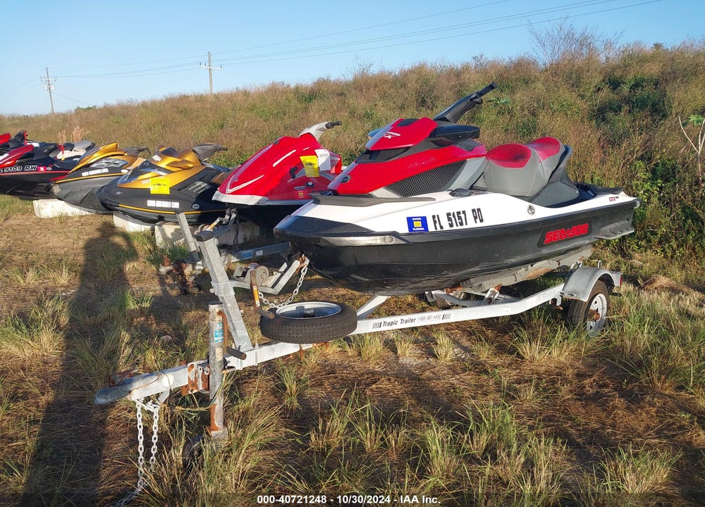 2011 SEADOO GTR215 VIN: YDV00838A111