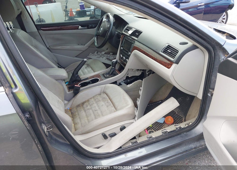 2013 VOLKSWAGEN PASSAT 2.0L TDI SEL PREMIUM VIN: 1VWCN7A38DC008428