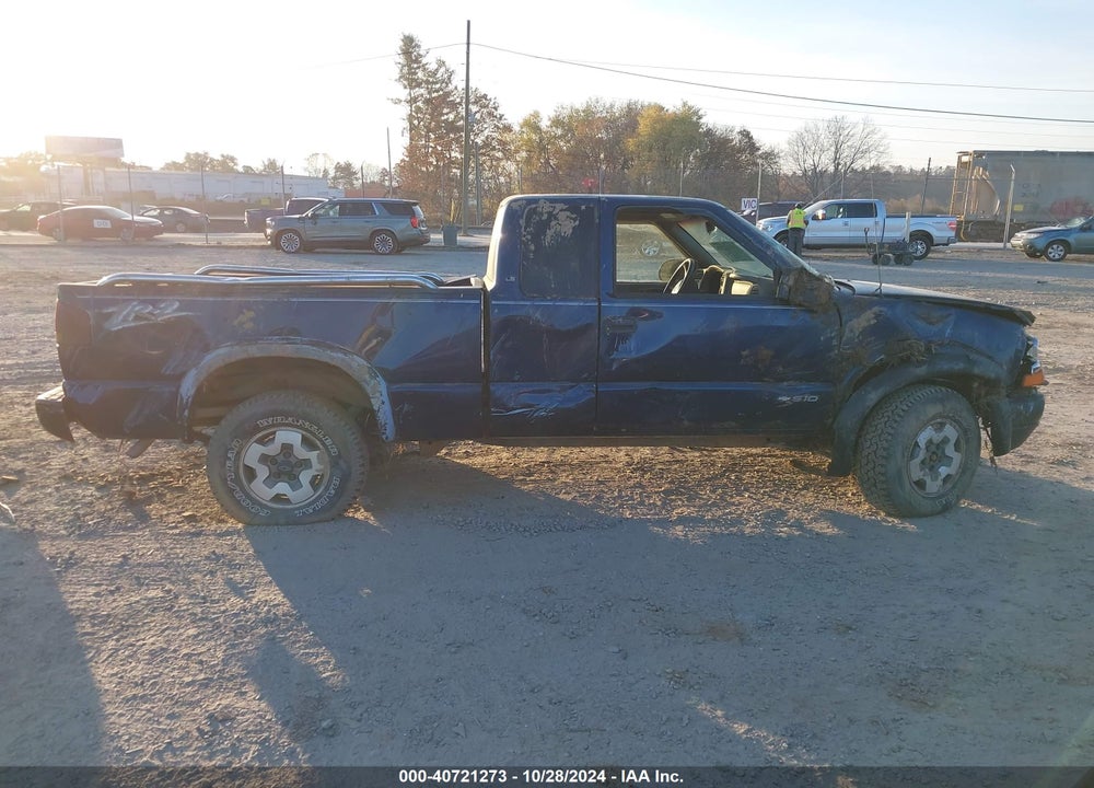 2003 CHEVROLET S-10 LS VIN: 1GCCT19X638157547