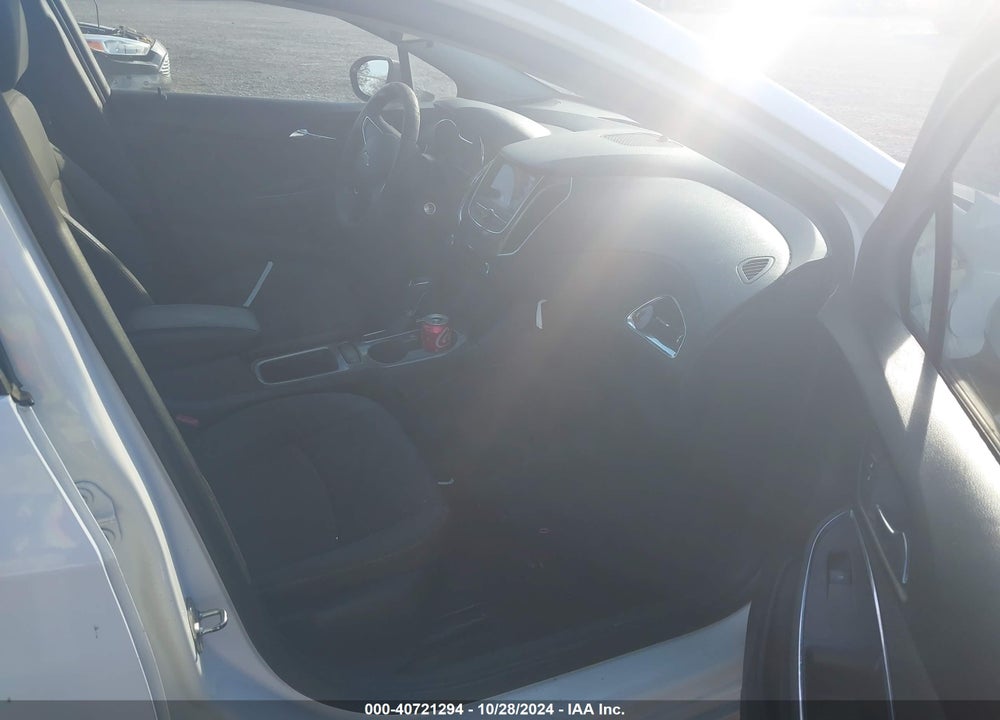2019 CHEVROLET CRUZE LS VIN: 1G1BC5SM8K7150423