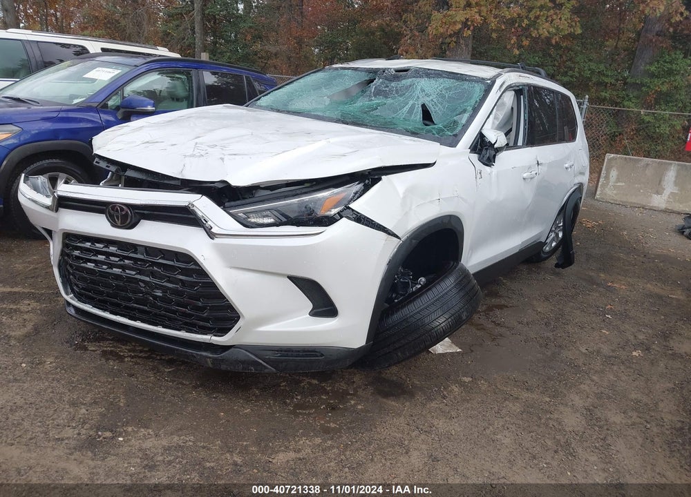 2024 TOYOTA GRAND HIGHLANDER XLE VIN: 5TDAAAB59RS029586