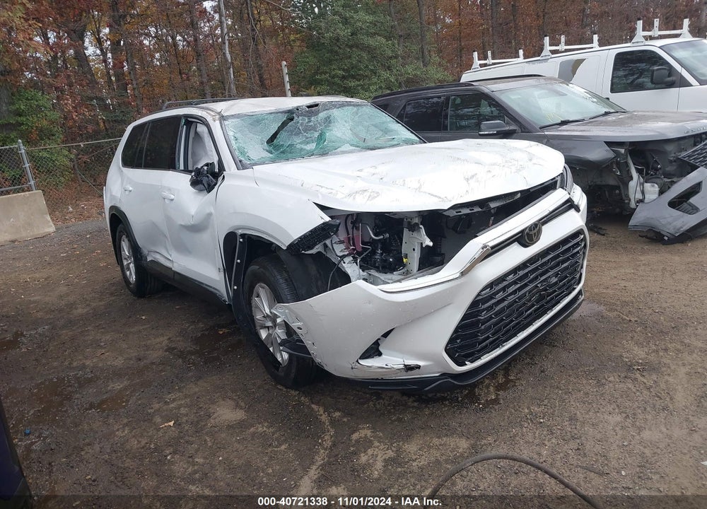 2024 TOYOTA GRAND HIGHLANDER XLE VIN: 5TDAAAB59RS029586