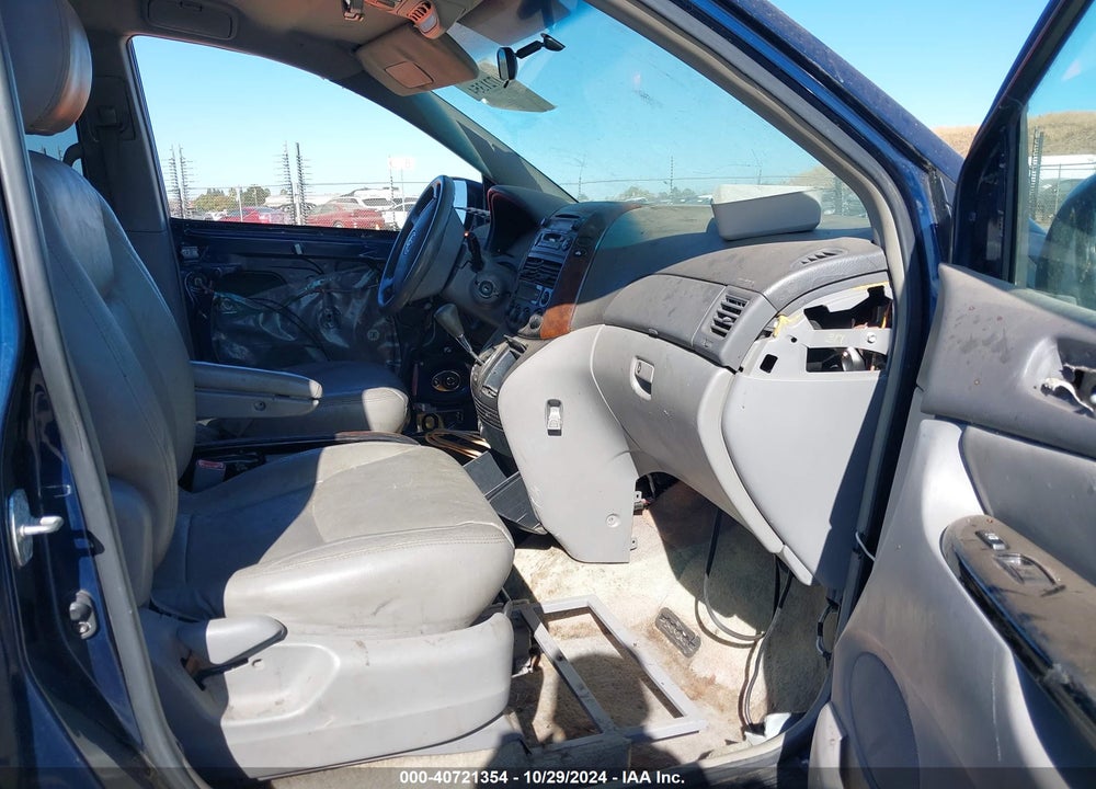 2004 TOYOTA SIENNA LE VIN: 5TDZA23C24S127728