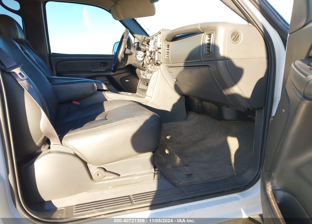 2004 CHEVROLET SILVERADO 2500HD LS VIN: 1GCHK23U24F105570