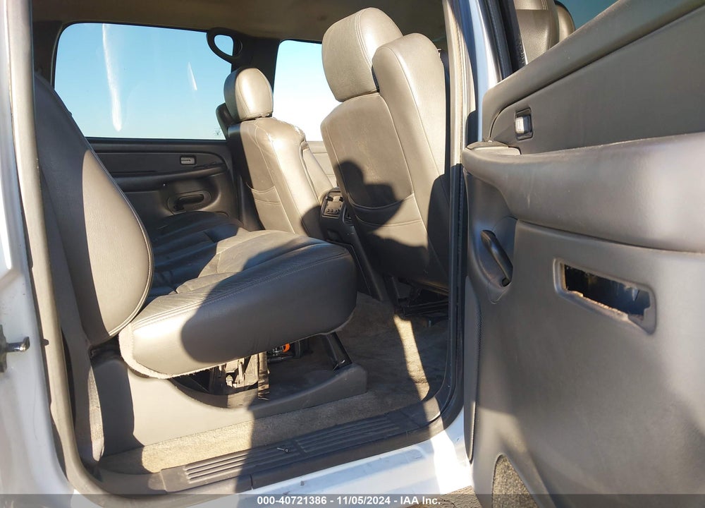 2004 CHEVROLET SILVERADO 2500HD LS VIN: 1GCHK23U24F105570