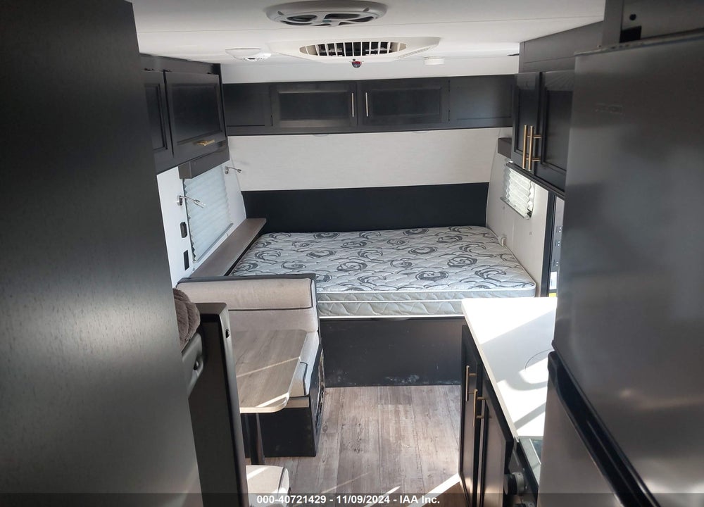 2022 FOREST RIVER CHEROKEE VIN: 5ZT2CKEC5NY025563