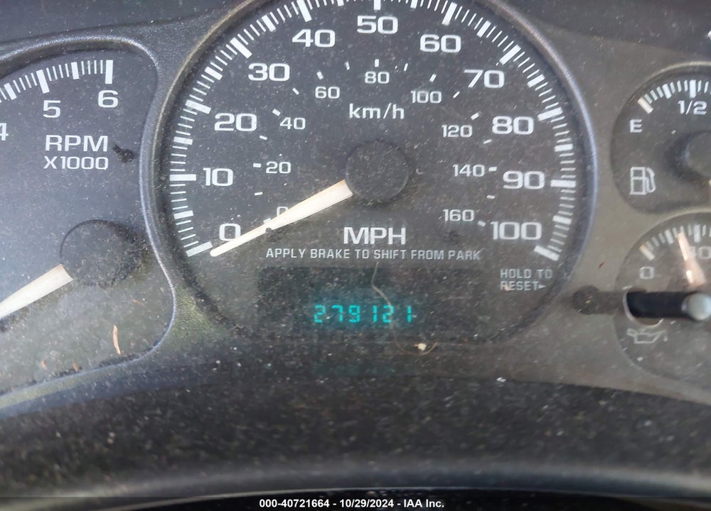 2002 CHEVROLET SUBURBAN 1500 LS VIN: 1GNEC16Z02J100158