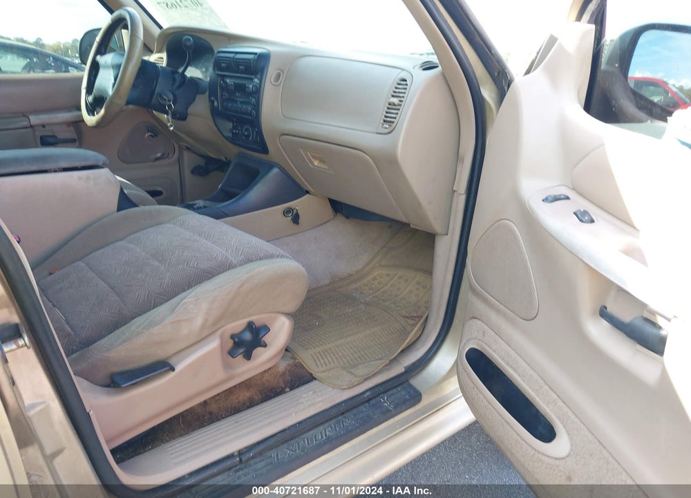 2000 FORD EXPLORER XLT VIN: 1FMZU63X7YUB76566