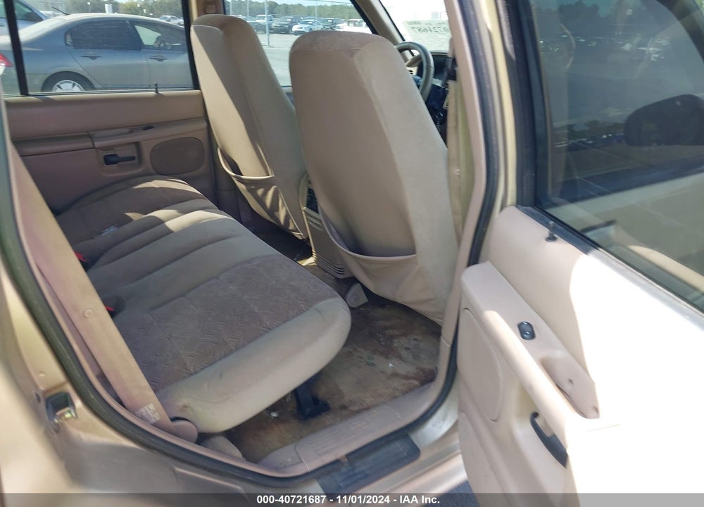 2000 FORD EXPLORER XLT VIN: 1FMZU63X7YUB76566