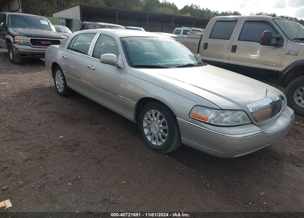 2007 LINCOLN TOWN CAR SIGNATURE VIN: 1LNHM81V87Y632087