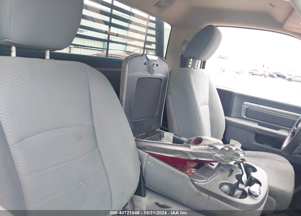 2019 RAM 1500 CLASSIC VIN: 3C6JR6DT8KG506165