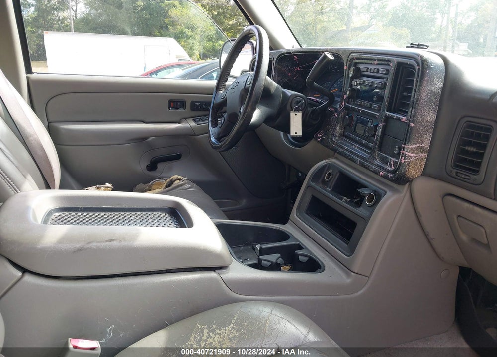 2005 CHEVROLET TAHOE LT VIN: 1GNEC13T95J216673