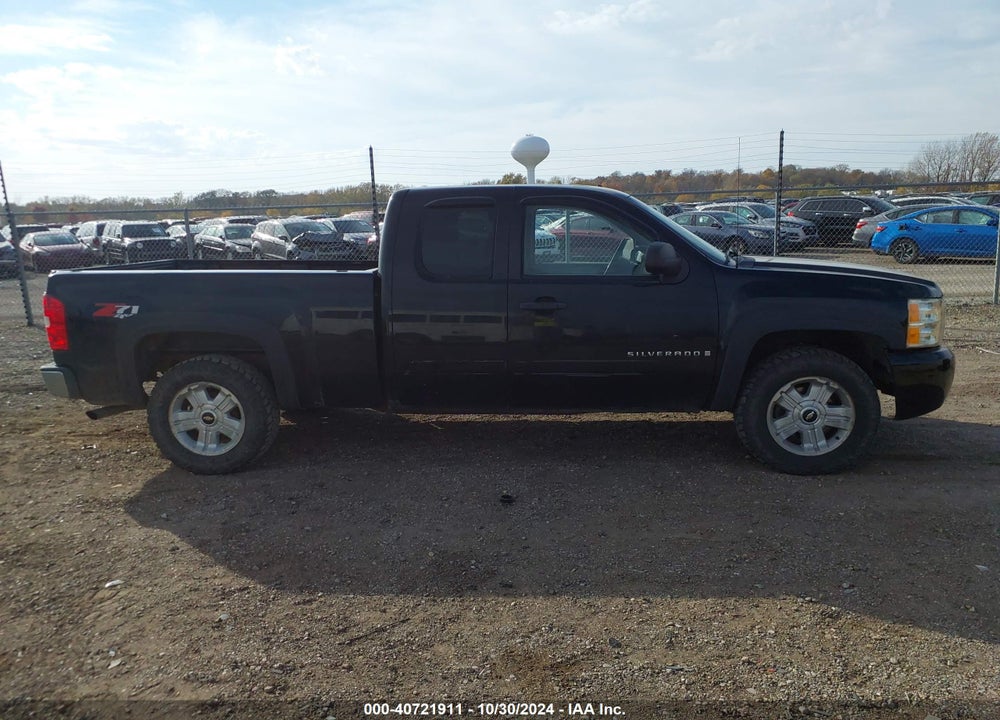2009 CHEVROLET SILVERADO 1500 LT VIN: 2GCEK29J491105777