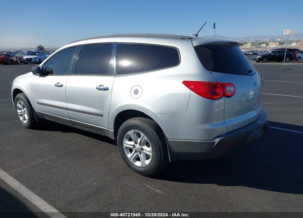 2012 CHEVROLET TRAVERSE LS VIN: 1GNKREEDXCJ170315