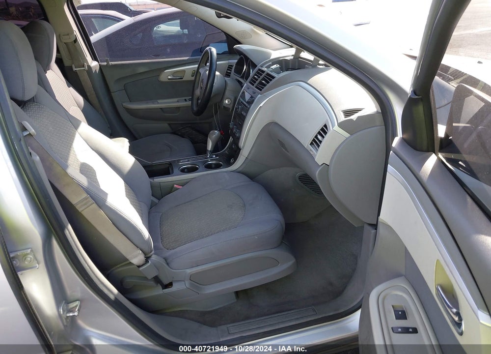 2012 CHEVROLET TRAVERSE LS VIN: 1GNKREEDXCJ170315