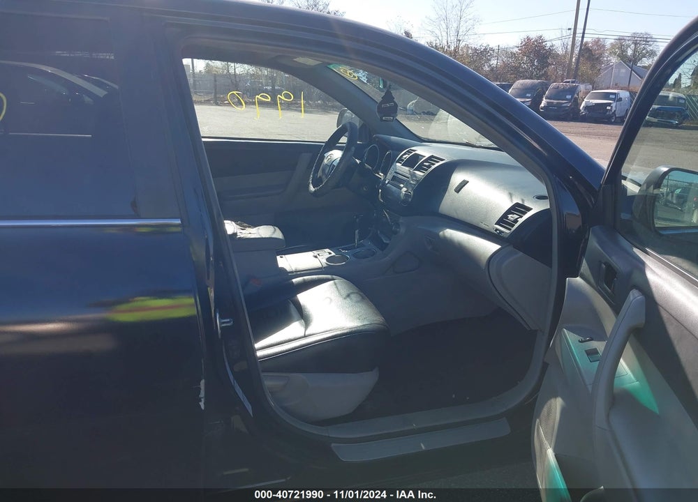 2012 TOYOTA HIGHLANDER BASE V6 (A5) VIN: 5TDBK3EHXCS126922