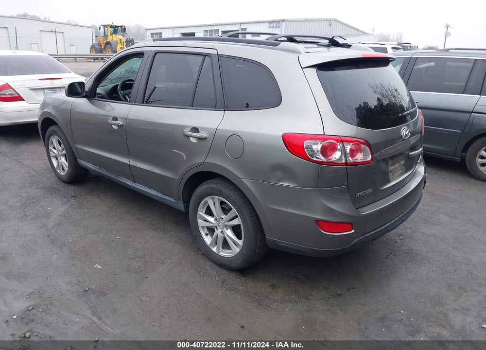 2011 HYUNDAI SANTA FE VIN: 5XYZK4AG6BG032808