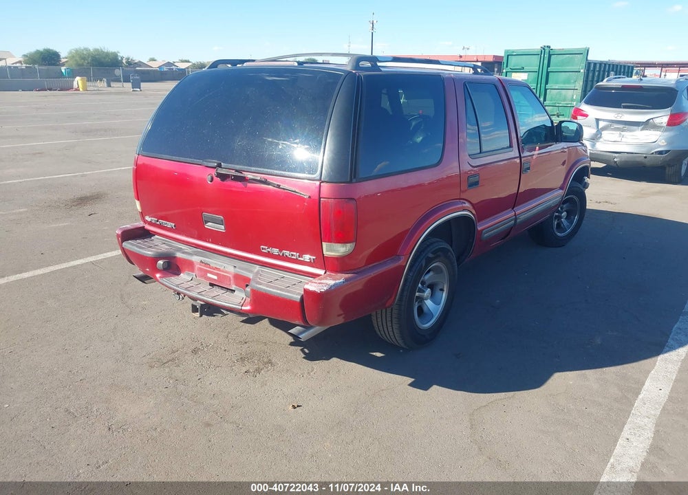 2000 CHEVROLET BLAZER LT VIN: 1GNCS13W0Y2304241