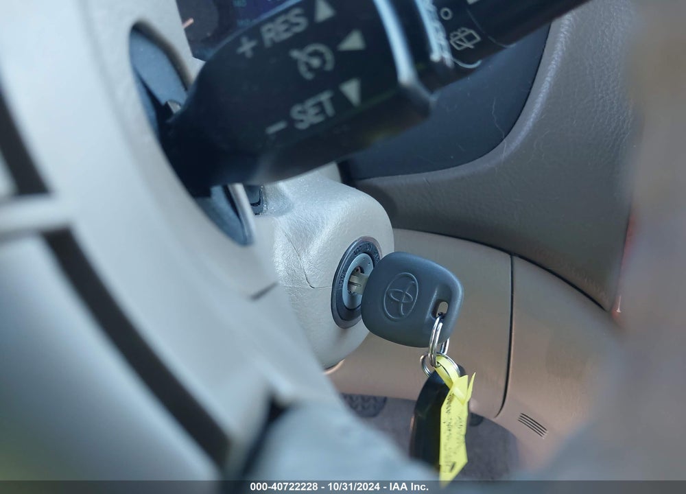 2010 TOYOTA SIENNA LIMITED VIN: 5TDYK4CC1AS305998