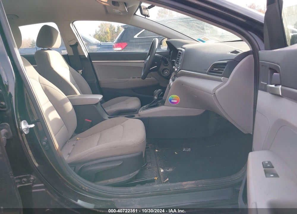 2019 HYUNDAI ELANTRA SE VIN: 5NPD74LF2KH493173