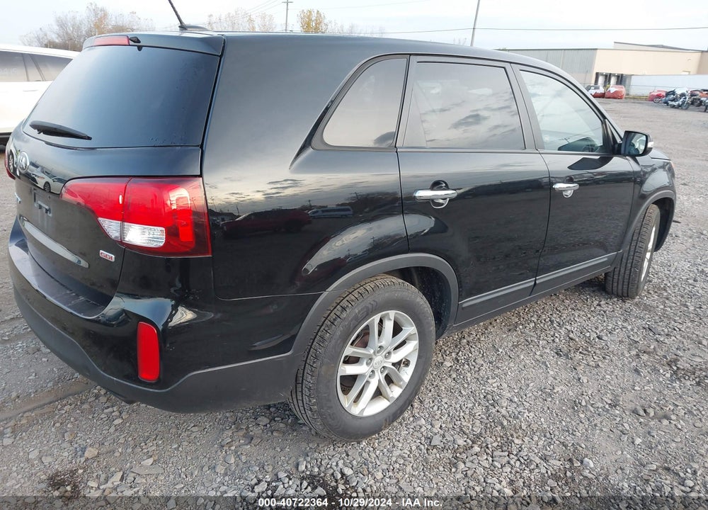 2015 KIA SORENTO LX VIN: 5XYKT3A6XFG643737