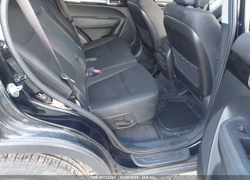2015 KIA SORENTO LX VIN: 5XYKT3A6XFG643737