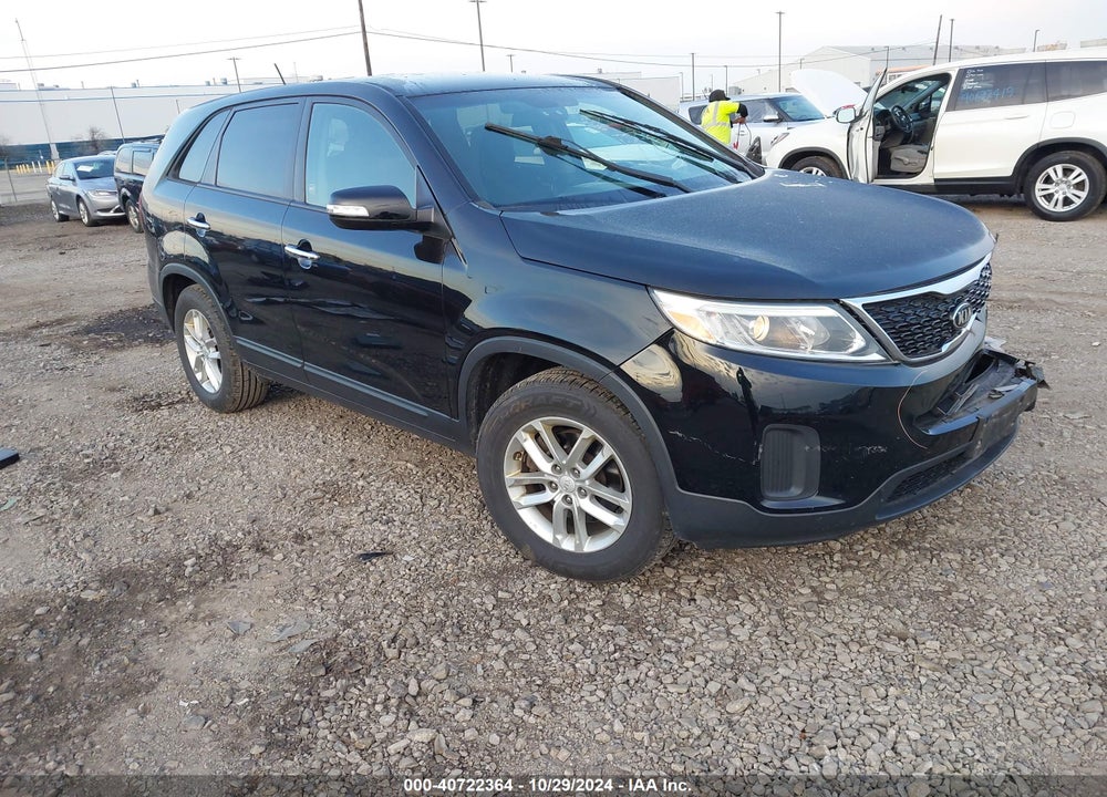 2015 KIA SORENTO LX VIN: 5XYKT3A6XFG643737