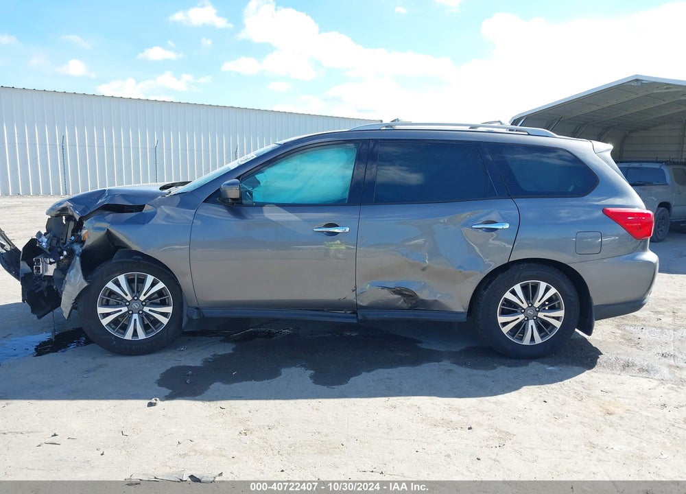 2017 NISSAN PATHFINDER SL VIN: 5N1DR2MM0HC901570