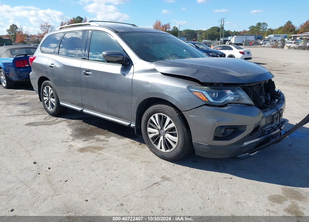 2017 NISSAN PATHFINDER SL VIN: 5N1DR2MM0HC901570
