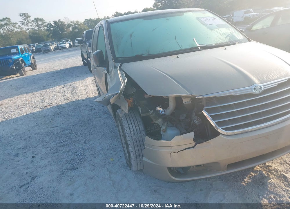 2009 CHRYSLER TOWN & COUNTRY LX VIN: 2A8HR44E09R606920