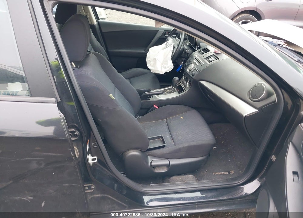 2011 MAZDA 3 I TOURING VIN: JM1BL1VG4B1378086
