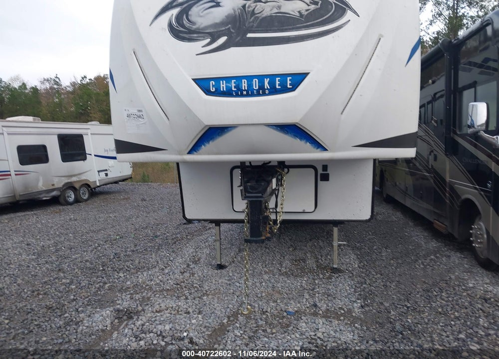 2024 FOREST RIVER CHEROKEE ARTIC WOLF VIN: 5ZT3CK3B3R0716528