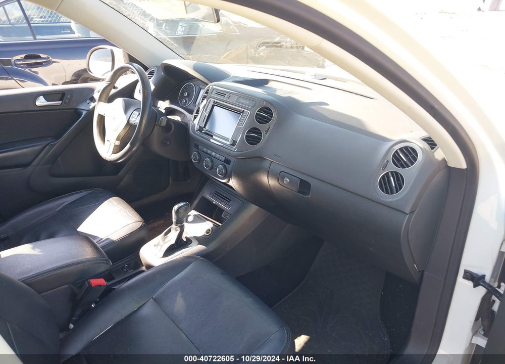 2017 VOLKSWAGEN TIGUAN 2.0T/2.0T S VIN: WVGAV7AX3HK052535