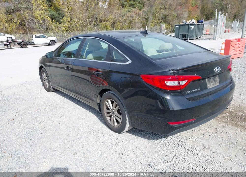 2015 HYUNDAI SONATA SE VIN: 5NPE24AF7FH002608