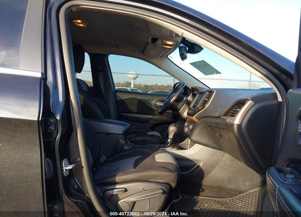 2014 JEEP CHEROKEE LATITUDE VIN: 1C4PJLCB2EW288344