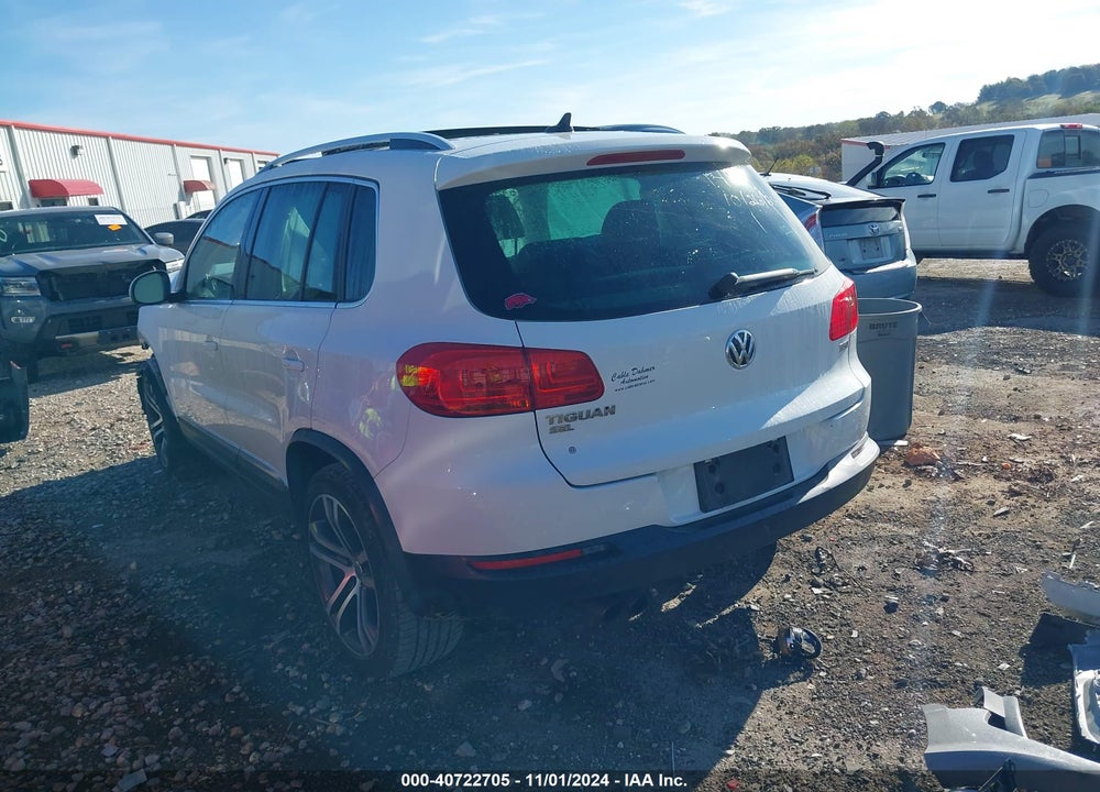 2017 VOLKSWAGEN TIGUAN 2.0T SEL VIN: WVGVV7AX1HK041499