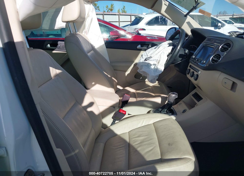 2017 VOLKSWAGEN TIGUAN 2.0T SEL VIN: WVGVV7AX1HK041499