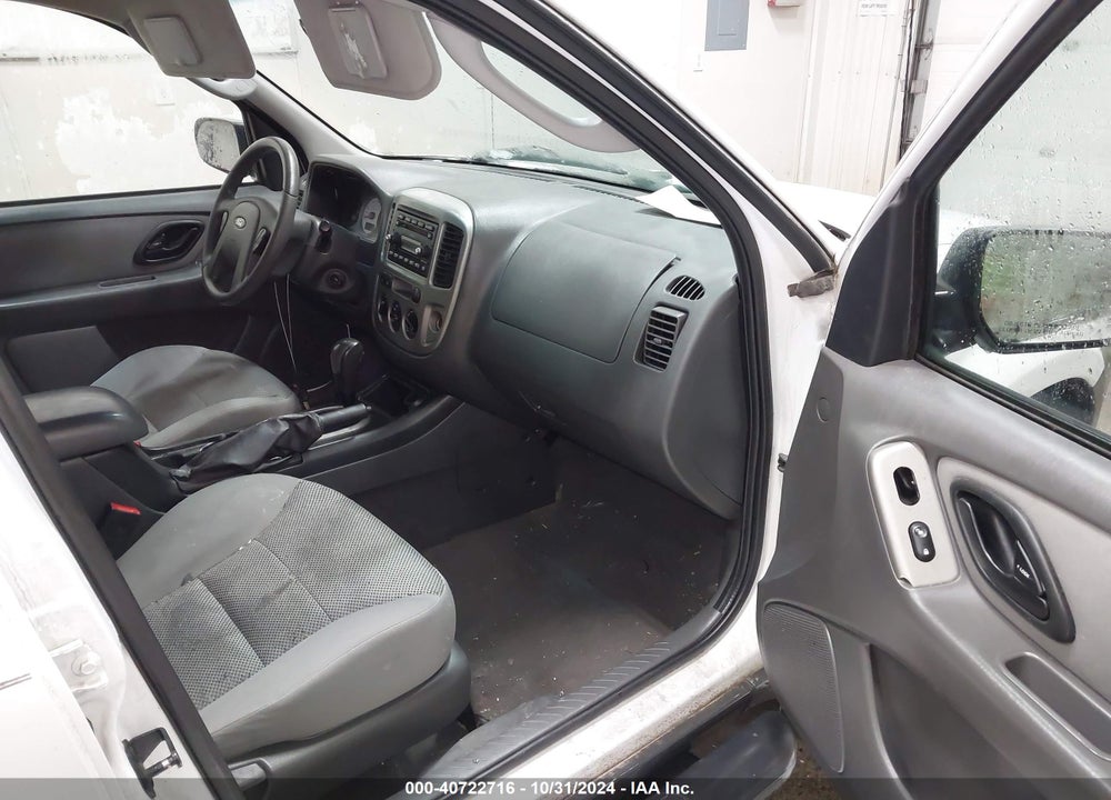 2005 FORD ESCAPE XLT VIN: 1FMYU03165KB05399