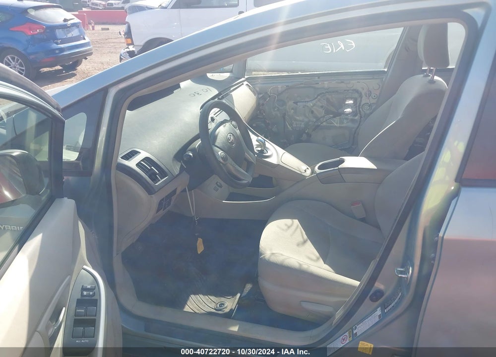 2014 TOYOTA PRIUS TWO VIN: JTDKN3DU7E1805682