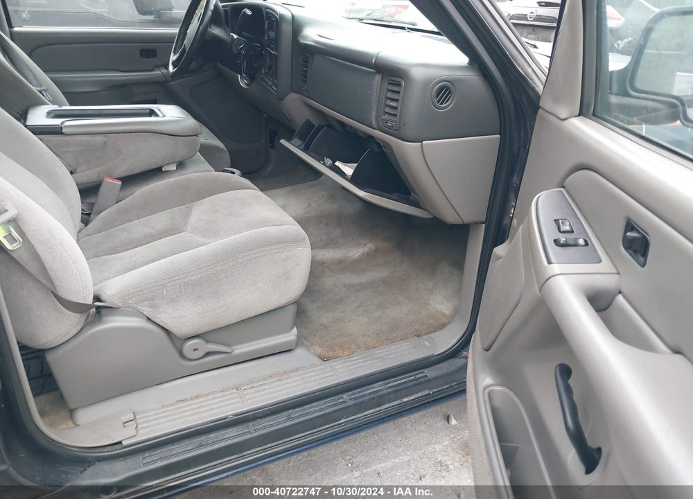 2005 GMC YUKON SLE VIN: 1GKEC13V25R158356