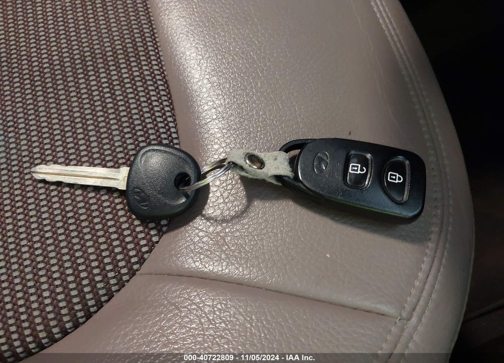 2011 HYUNDAI TUCSON GLS VIN: KM8JUCAC9BU148786