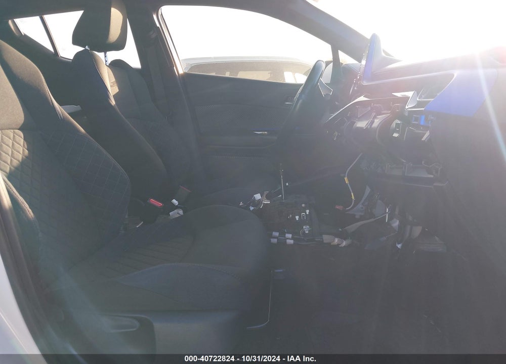 2020 TOYOTA C-HR XLE VIN: NMTKHMBX1LR114060