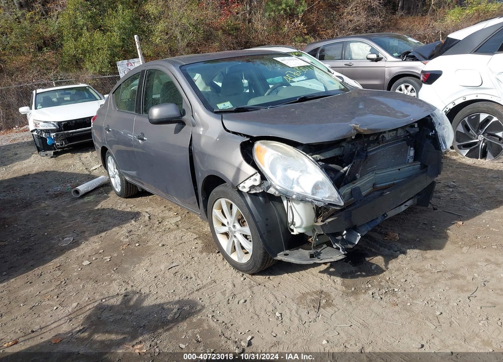 2014 NISSAN VERSA 1.6 SL VIN: 3N1CN7AP6EL825671