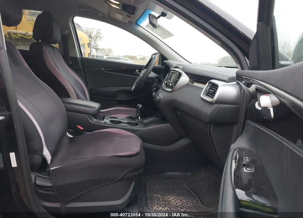 2016 KIA SORENTO 3.3L LX VIN: 5XYPGDA50GG092324