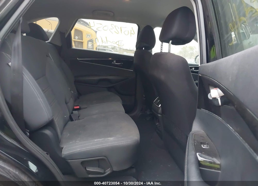 2016 KIA SORENTO 3.3L LX VIN: 5XYPGDA50GG092324