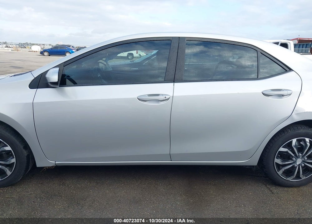 2018 TOYOTA COROLLA LE VIN: 5YFBURHEXJP808042