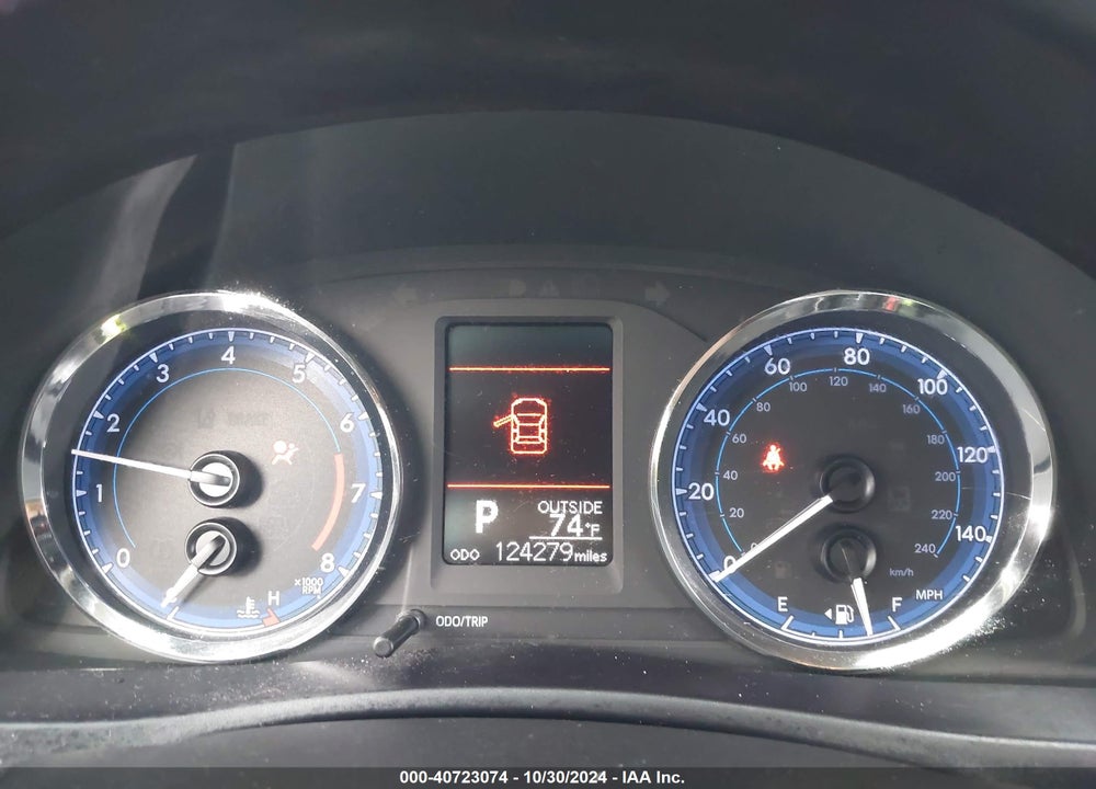 2018 TOYOTA COROLLA LE VIN: 5YFBURHEXJP808042